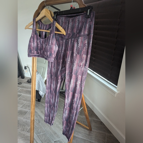 Fabletics set size: small - Picture 3 of 7